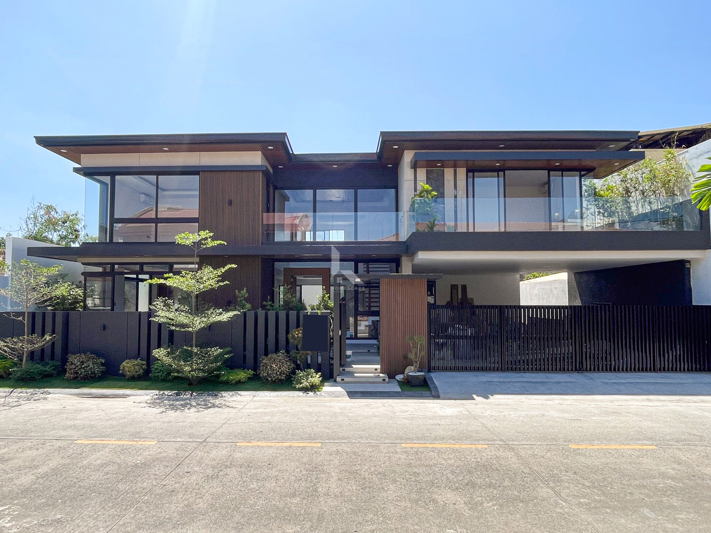 Luxurious Modern Tropical House and Lot For Sale in BF Homes, photo 1