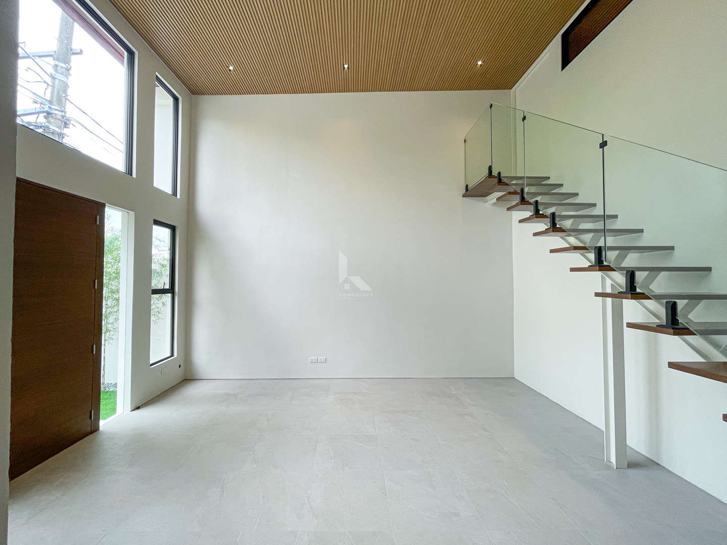 Elegant Modern Bungalow Home with Mezzanine Floor For Sale photo 2