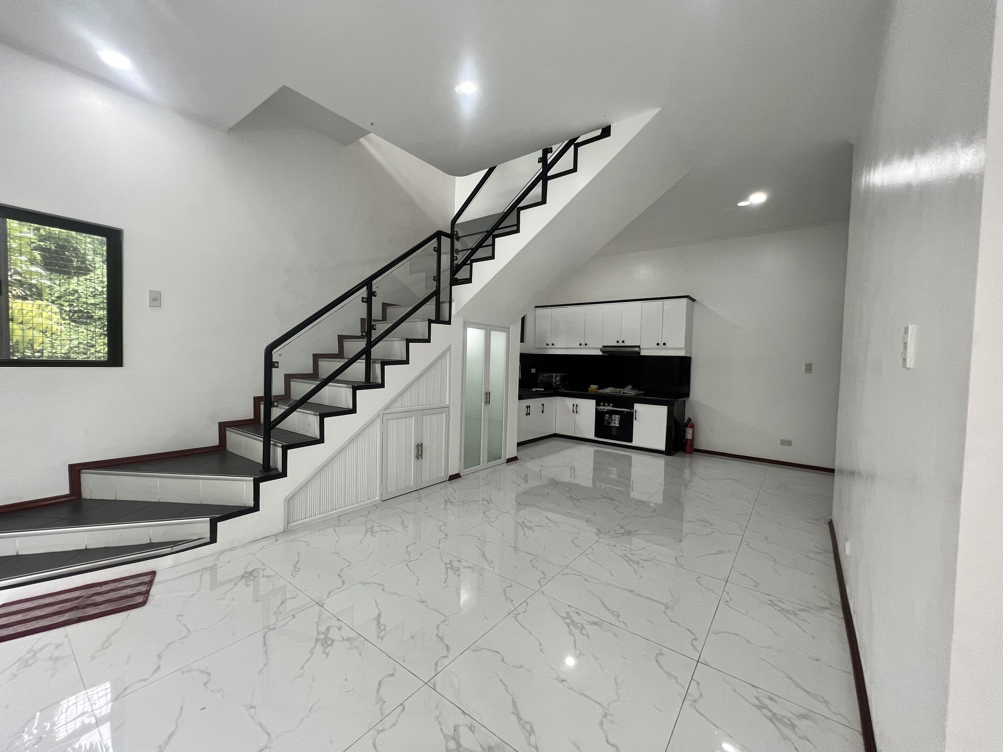 2 Storey House and Lot with Overlooking View Deck in San Mateo Rizal photo 4