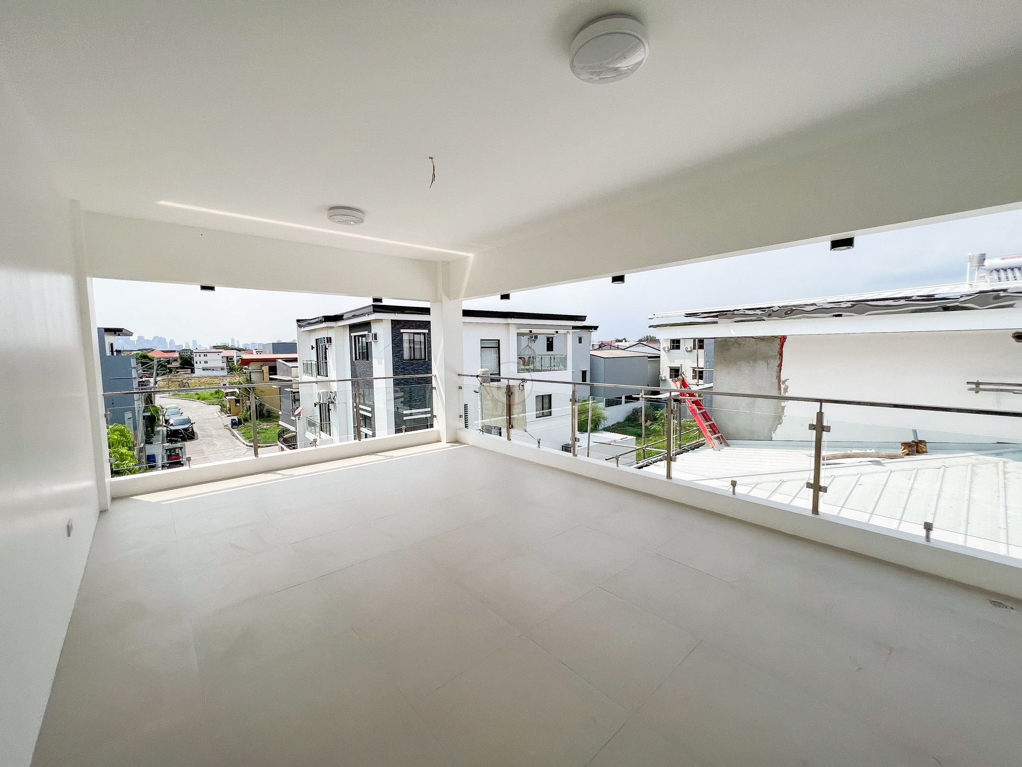 Elegant White House for Sale in Greenwoods Executive Village, Cainta photo 3