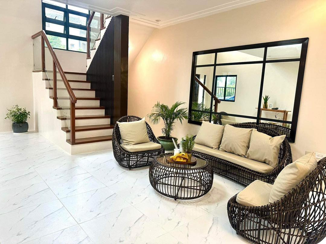 A Splendid 4 Bedroom House for Sale in Tagaytay City photo 2