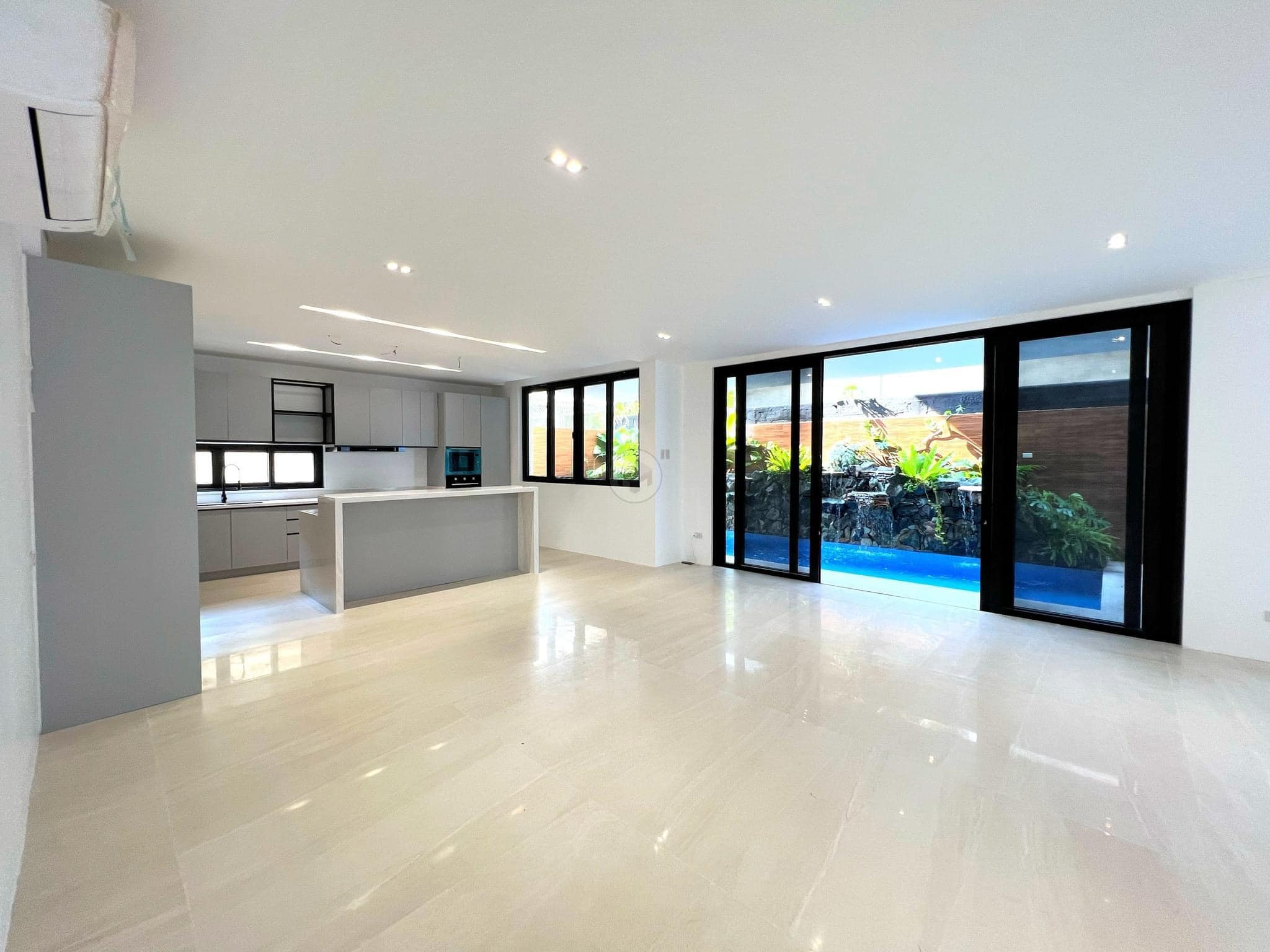 A Luxurious Brand New House and Lot for Sale in Capitol Golf Hills Subd photo 4