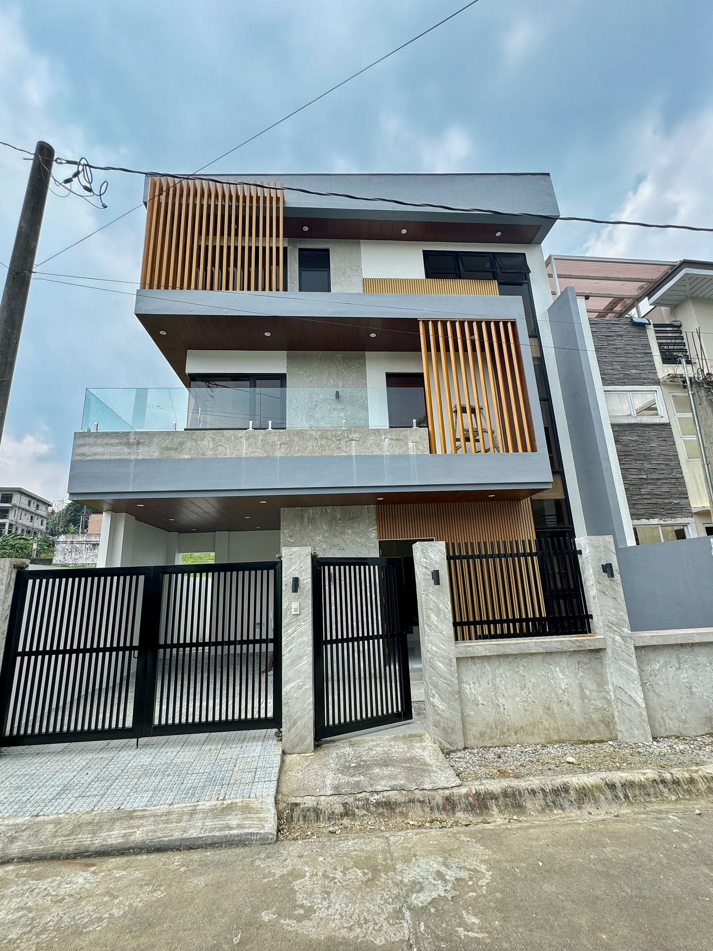 Brand New Modern House for Sale near Filinvest photo 1