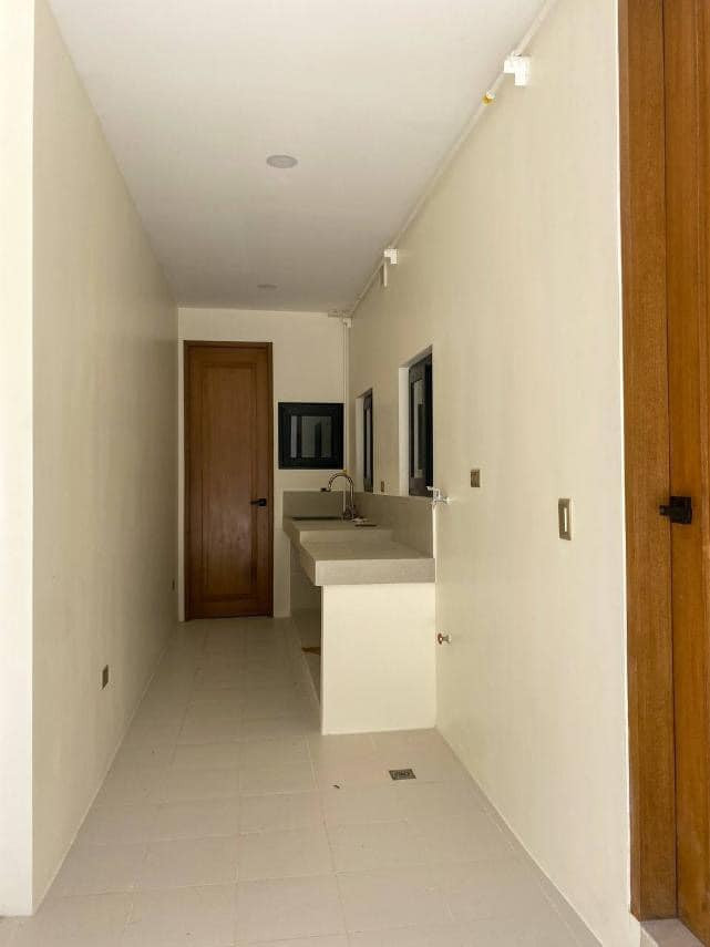 Contemporary 3 Bedroom House and Lot for Sale photo 4