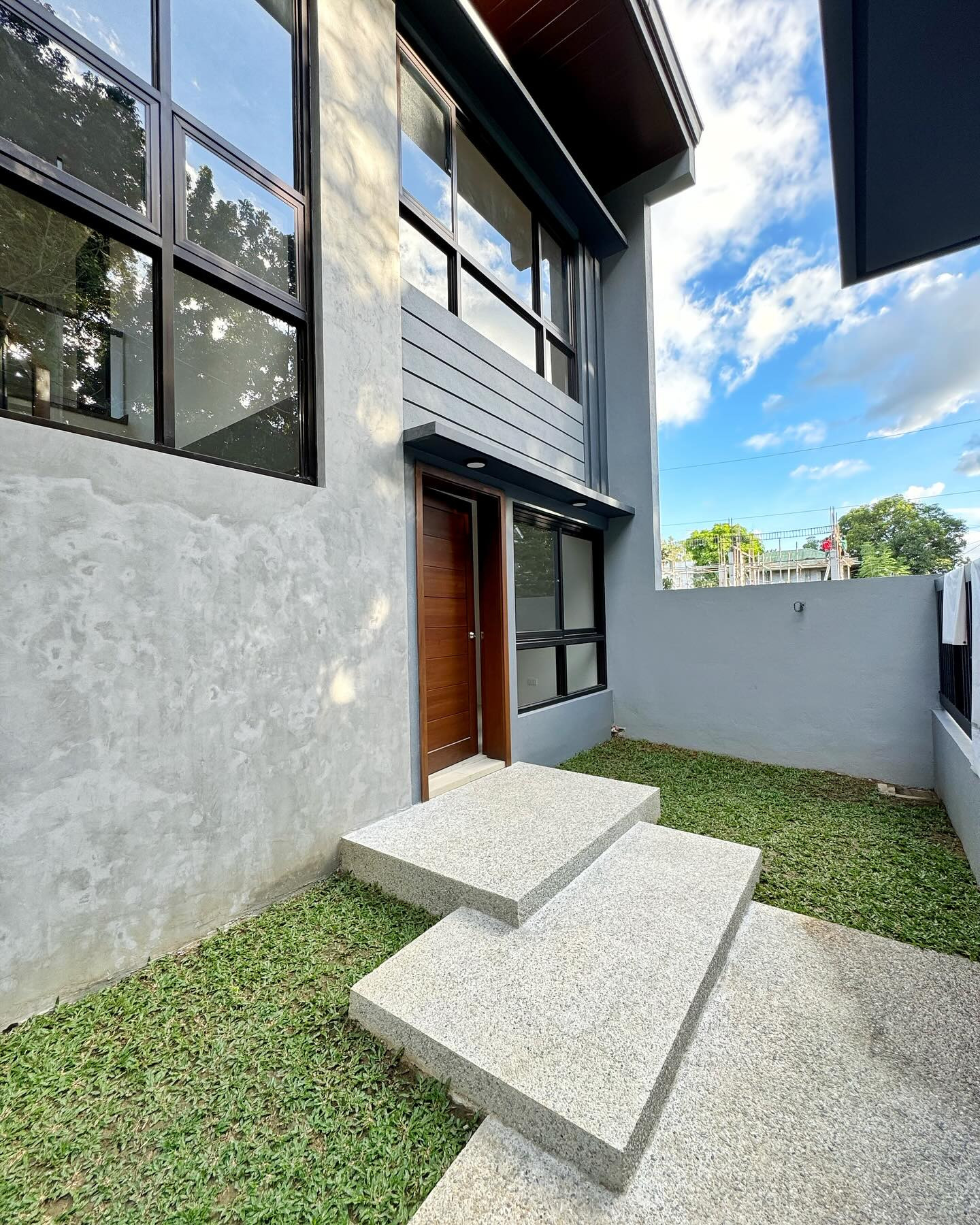Brand New Modern House for Sale near Filinvest Batasan Hills photo 2