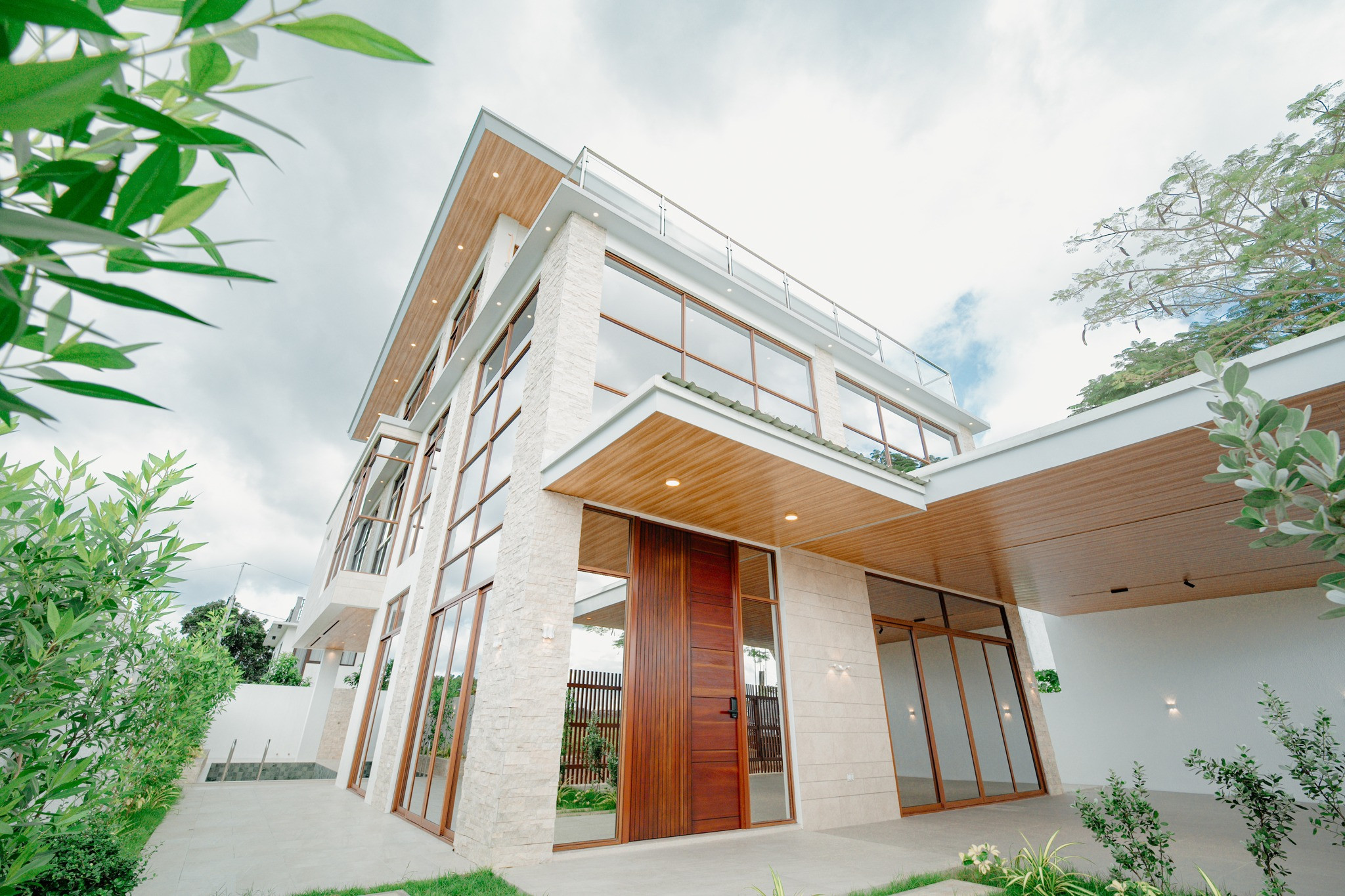 Stunning 5-Bedroom House and Lot for Sale in Eastland Heights, Antipolo, Rizal photo 1