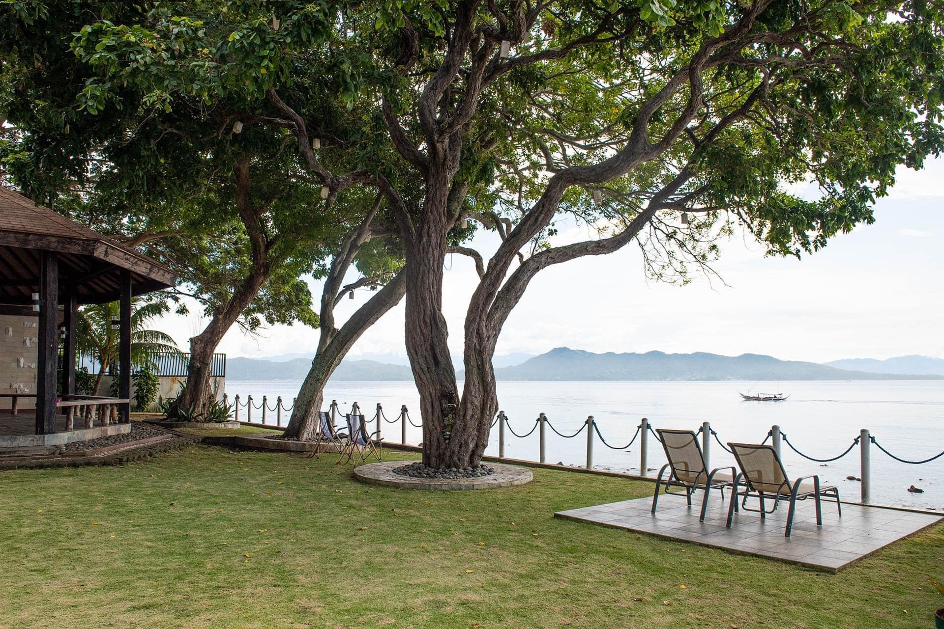 An Astounding White Beachfront Resthouse for Sale in Batangas photo 5