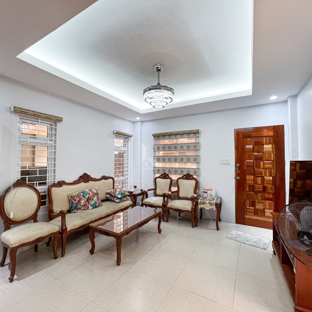 Vast Semi-Furnished Corner House and Lot For Sale photo 3