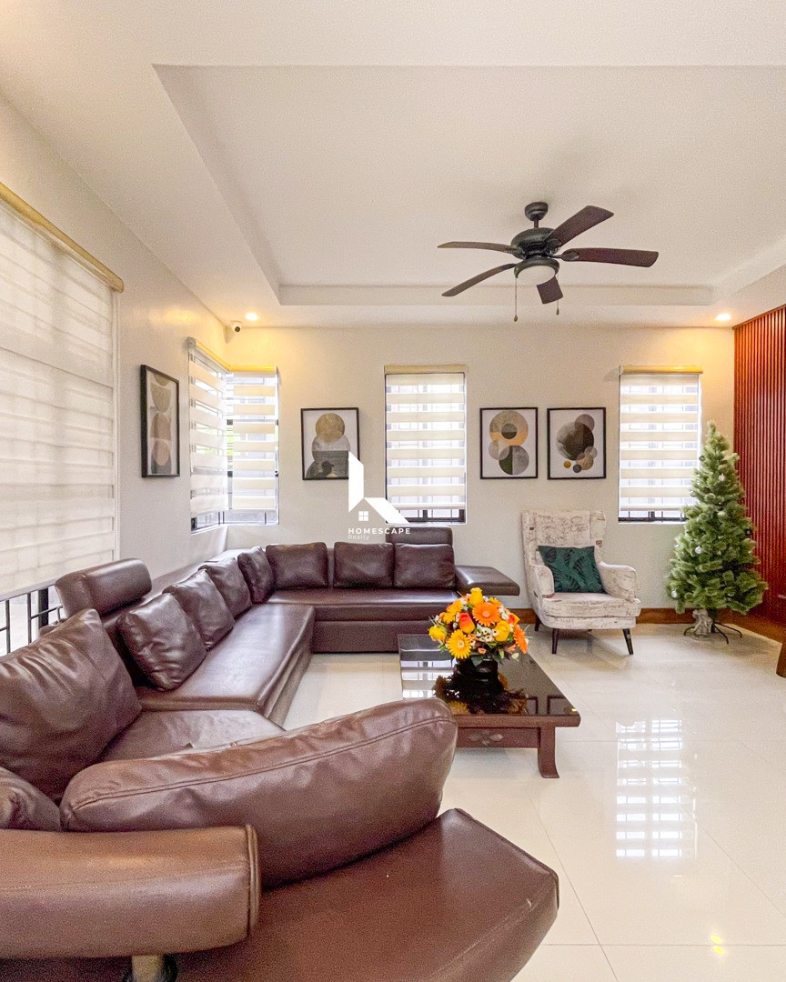 Cozy Modern Contemporary Fully Furnished House and Lot photo 4