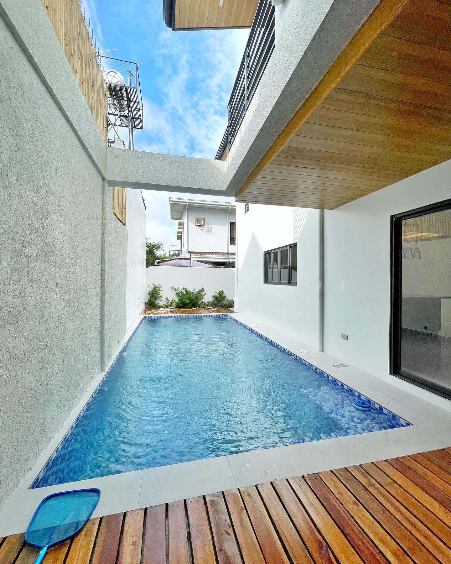 Brand New Modern Contemporary House w/ Pool for Sale in Fairview Quezon City photo 2