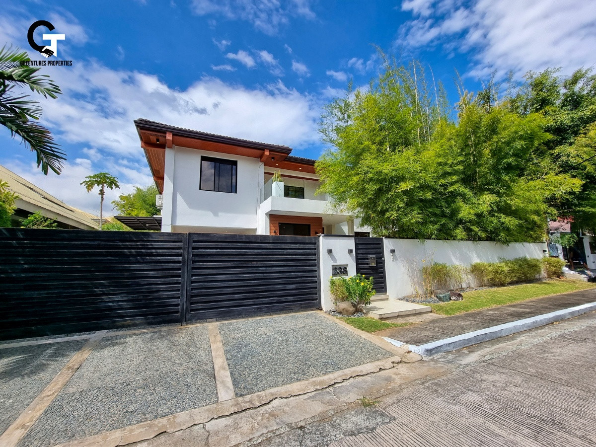 Elegant Modern Design Fully Furnished House and Lot with Swimming Pool photo 3