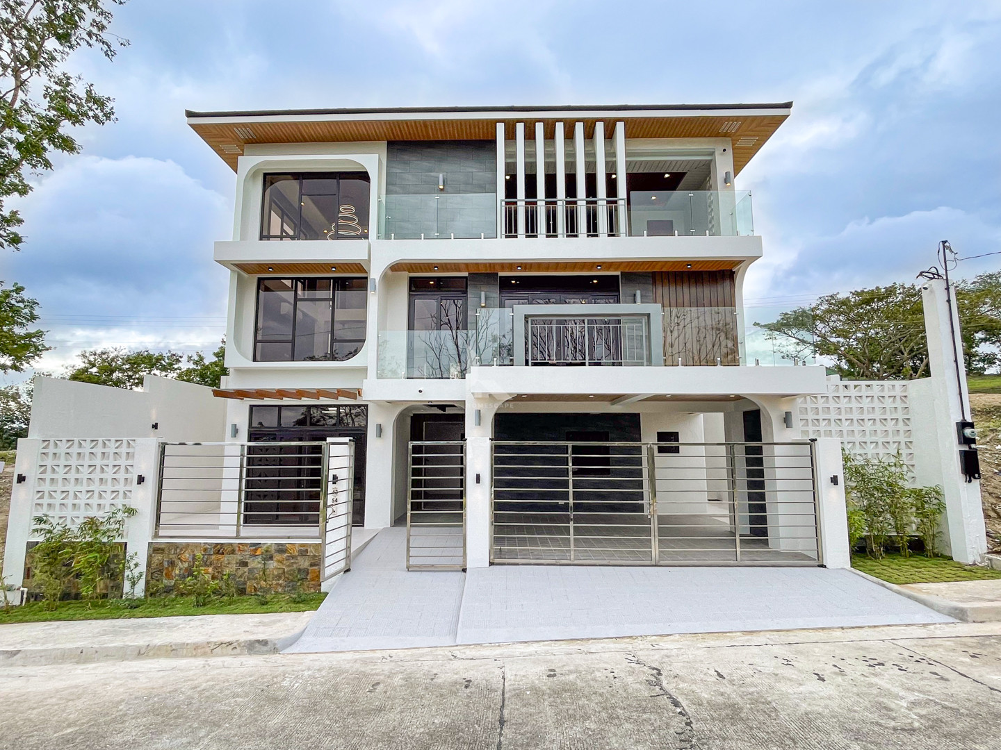 Breathtaking Modern House with Overlooking Taal photo 1