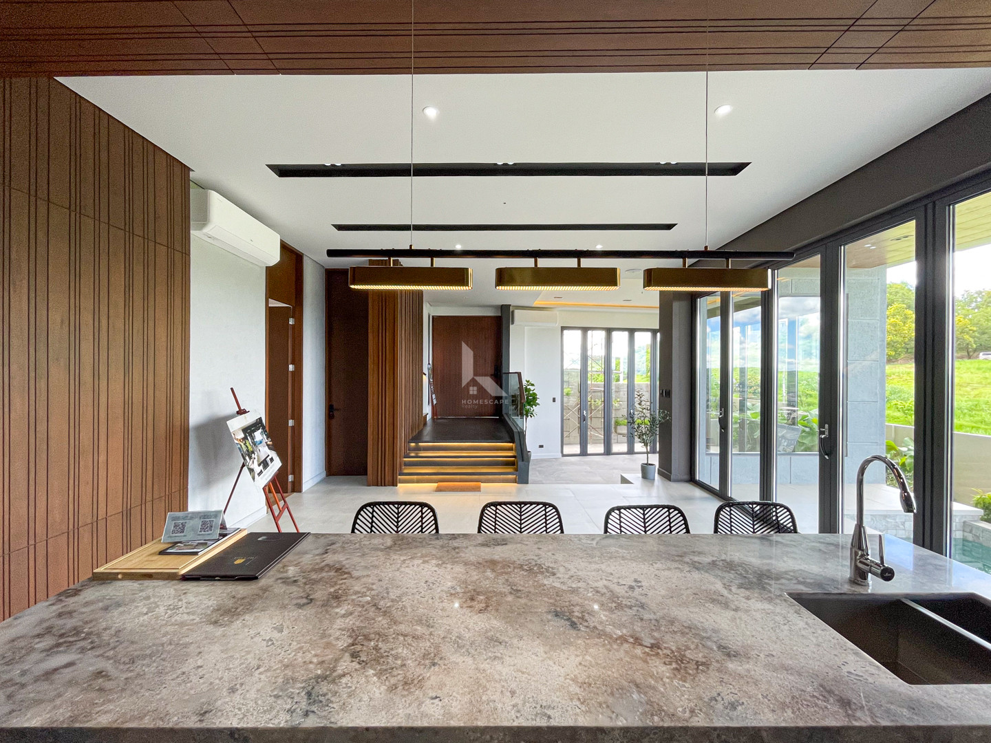Luxurious Modern House and Lot with Superb Overlooking View photo 3