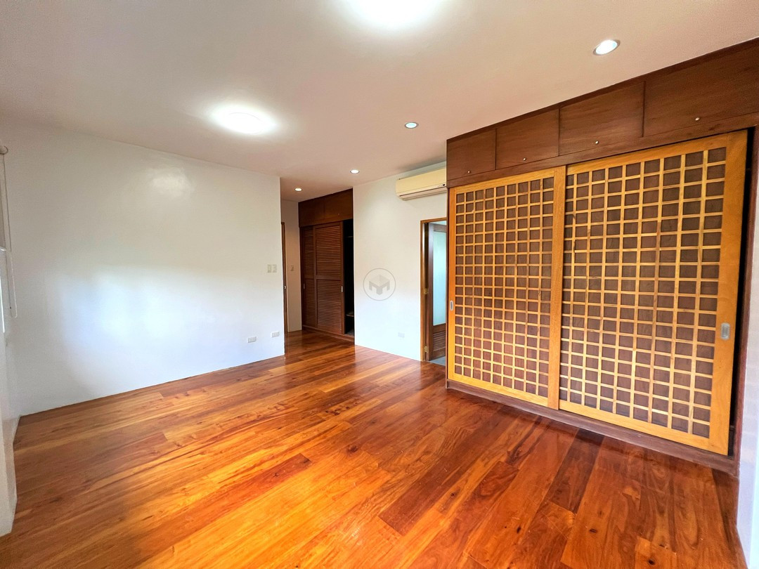 Outstanding Lustrous House and Lot for Sale in Biñan, Laguna photo 4