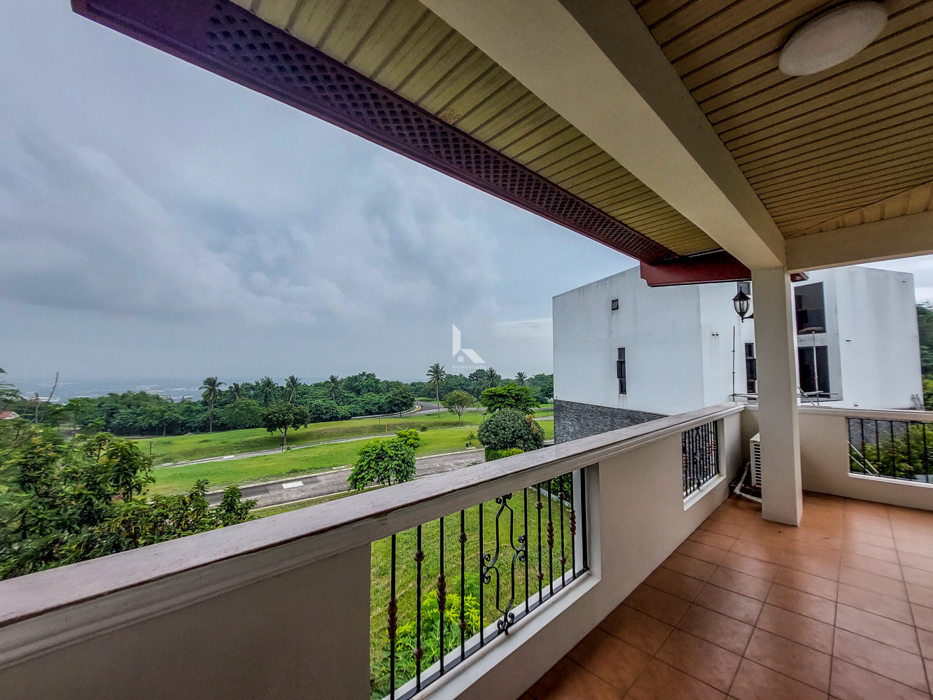 3 Storey House and Lot for Sale in Ayala Greenfields, Calamba Laguna photo 3
