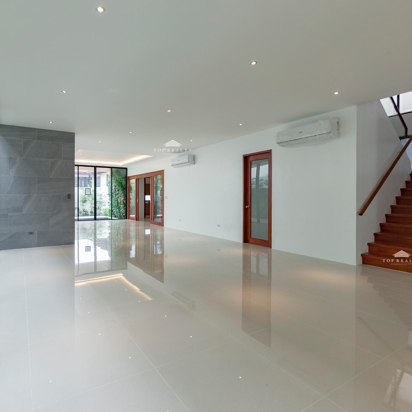 Prime Brand New House and Lot for Sale at White Plains Quezon City photo 4