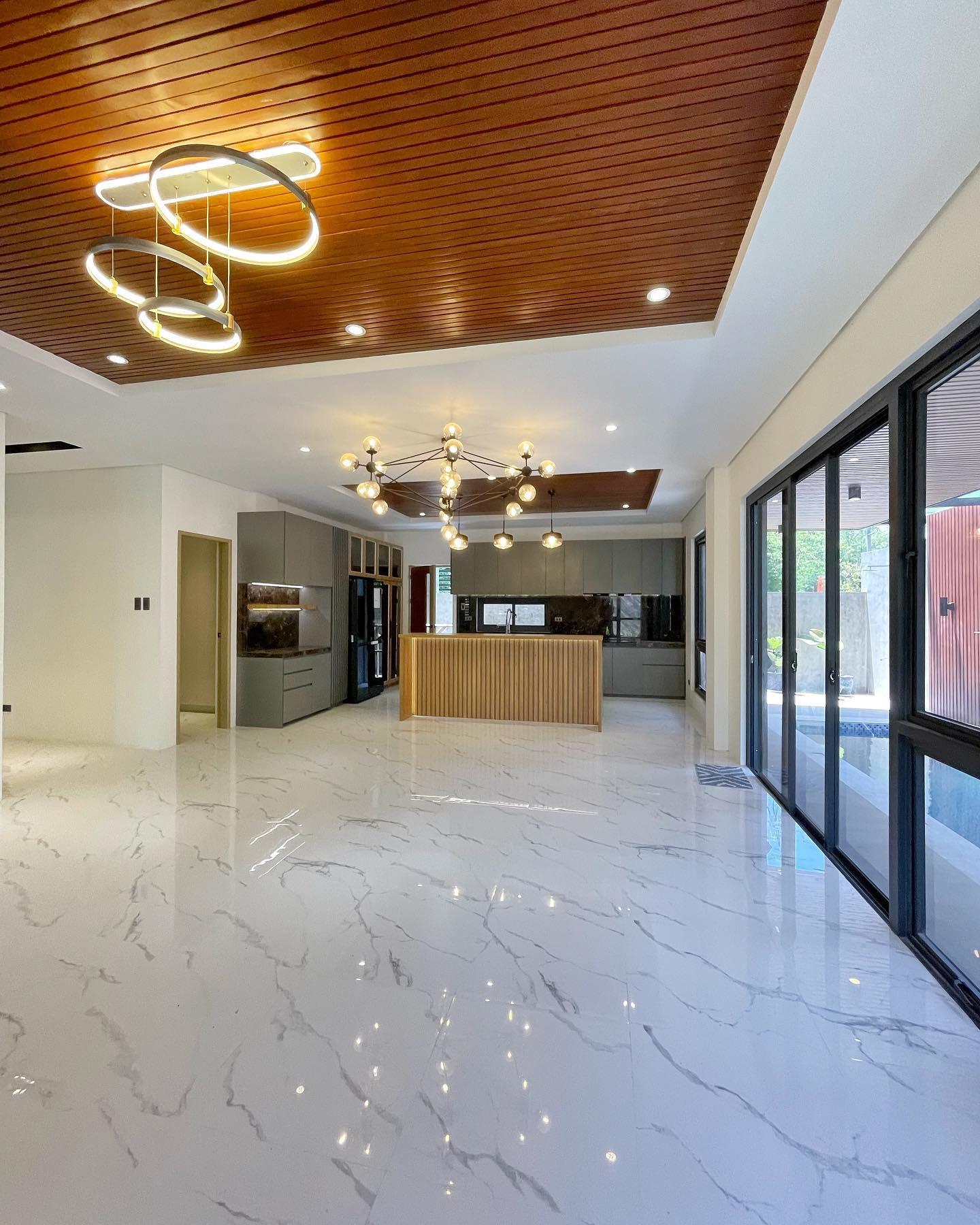 Modern Elegant Luxurious House for Sale in Taytay Rizal photo 4
