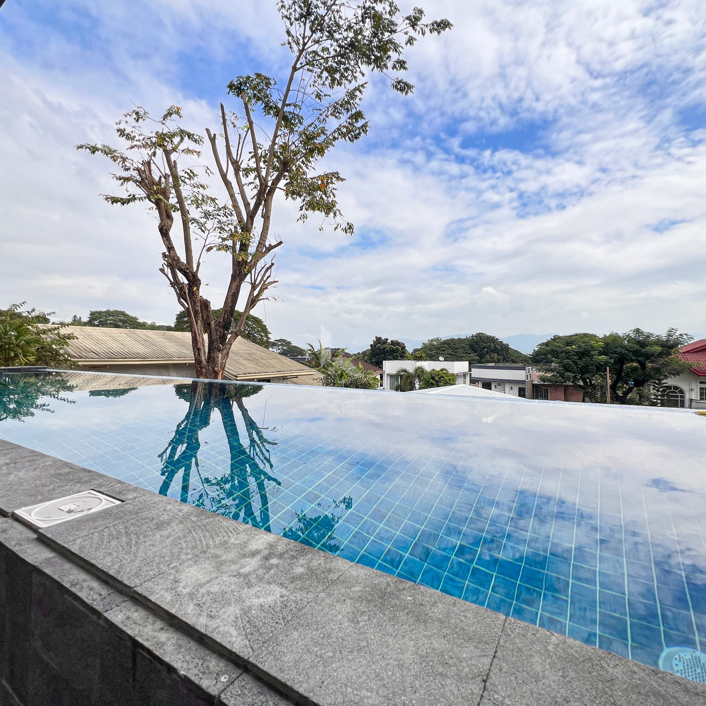 Stunning Brand New Premium House with Infinity Pool For Sale photo 4