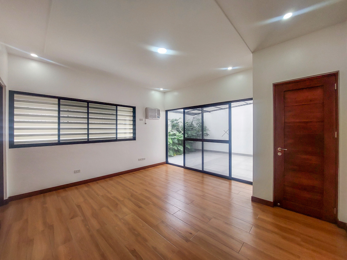 2 Storey Houseand Lot for Sale in Filinvest 1 ,Quezon City photo 5