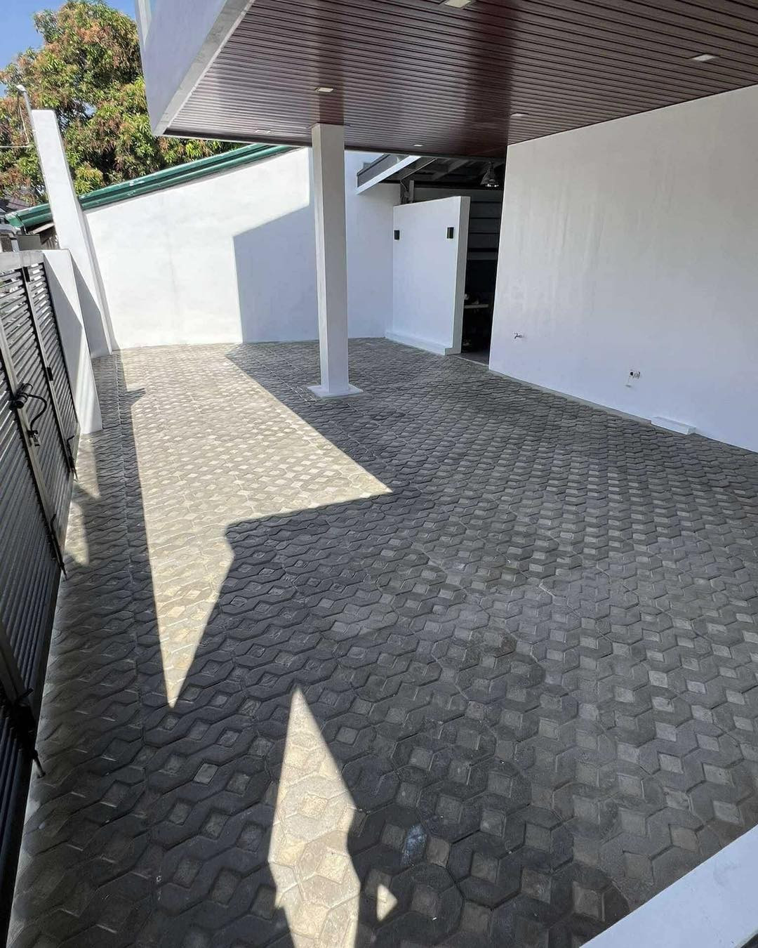 A Striking New 4 Bedroom Modern House and Lot for Sale in BF Homes photo 2