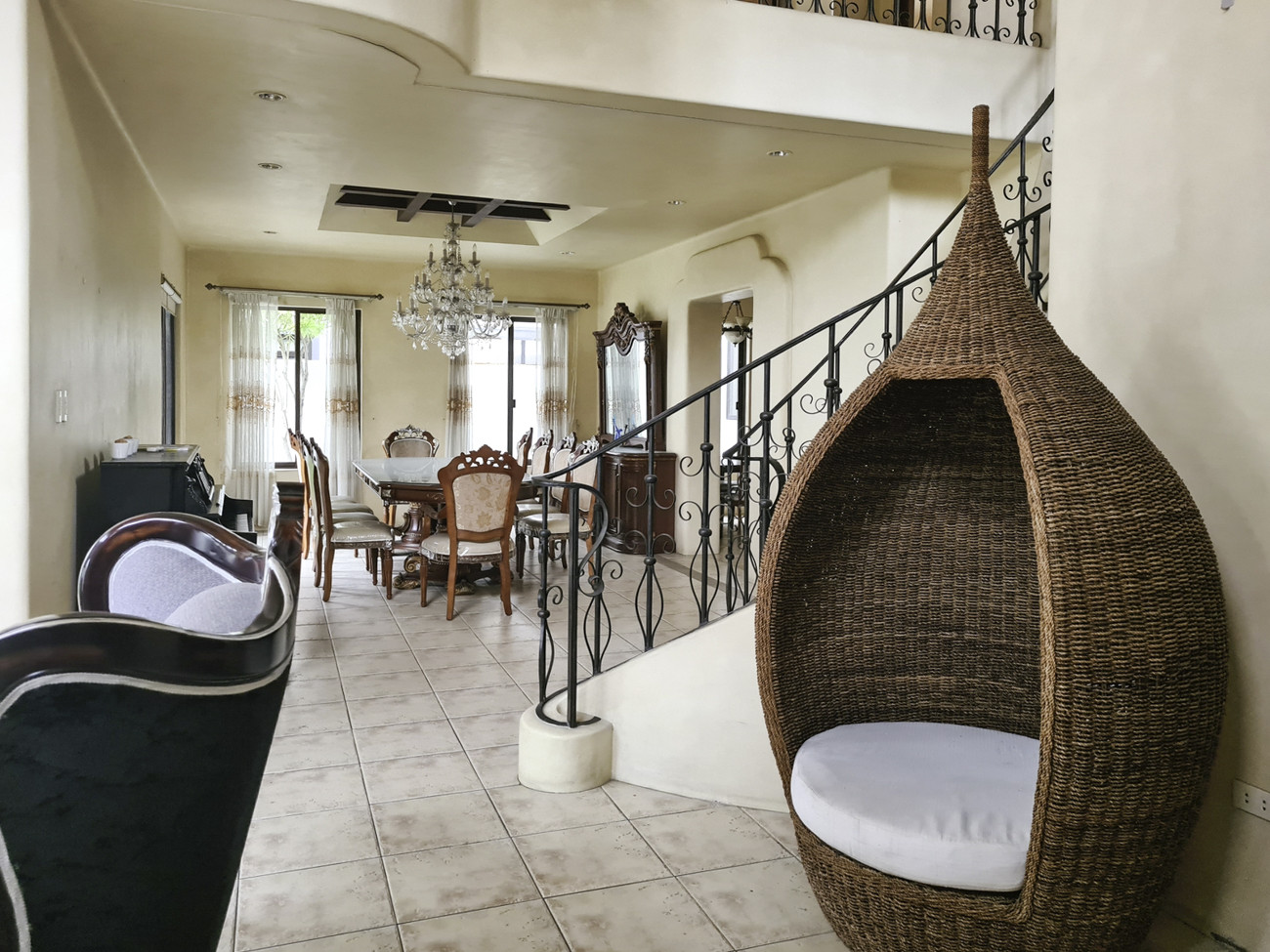 Beautiful Mediterranean House in BF Homes photo 3