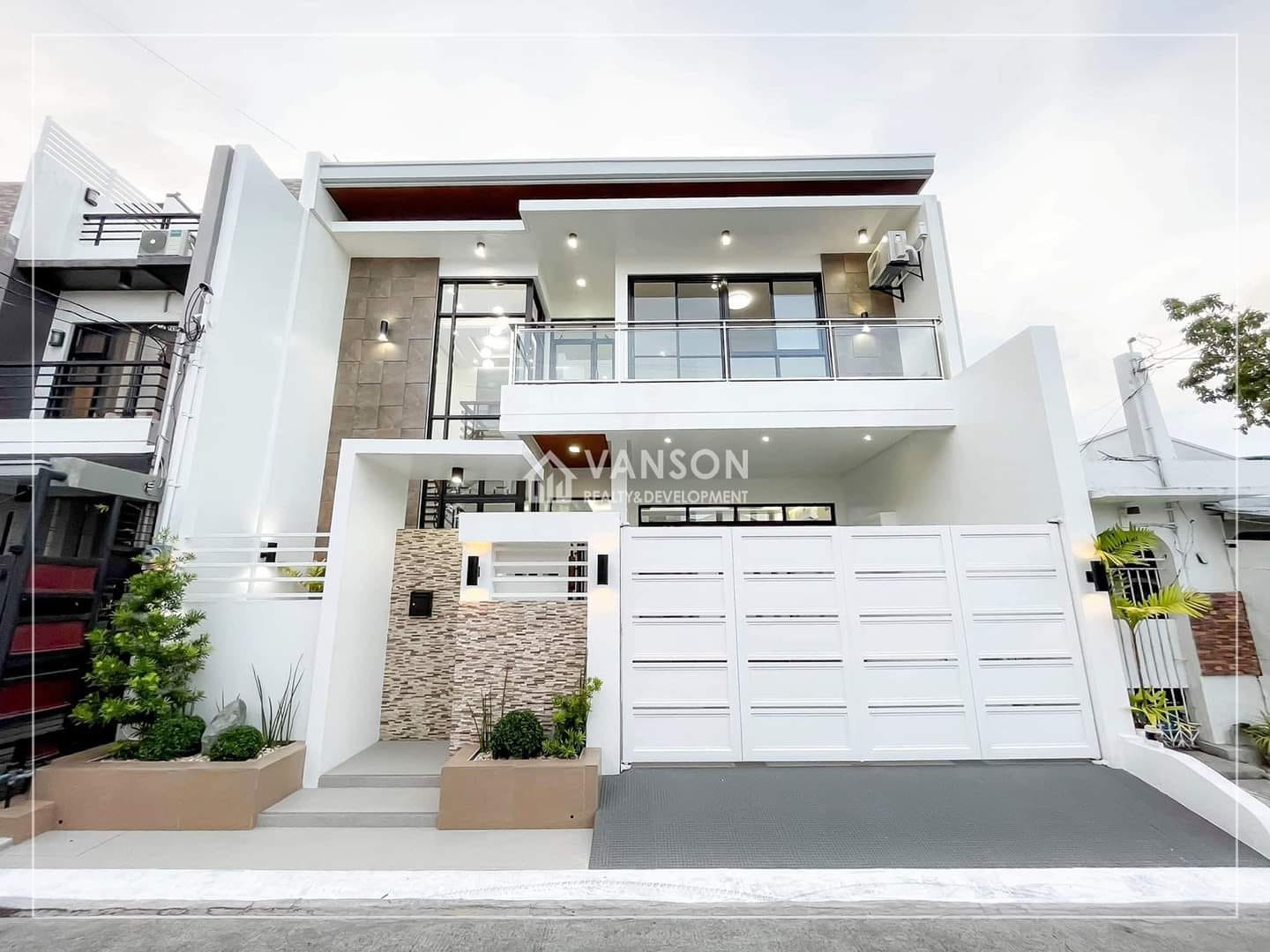 HOUSE AND LOT FOR SALE IN MULTINATIONAL VILLAGE, PARAÑAQUE CITY photo 1