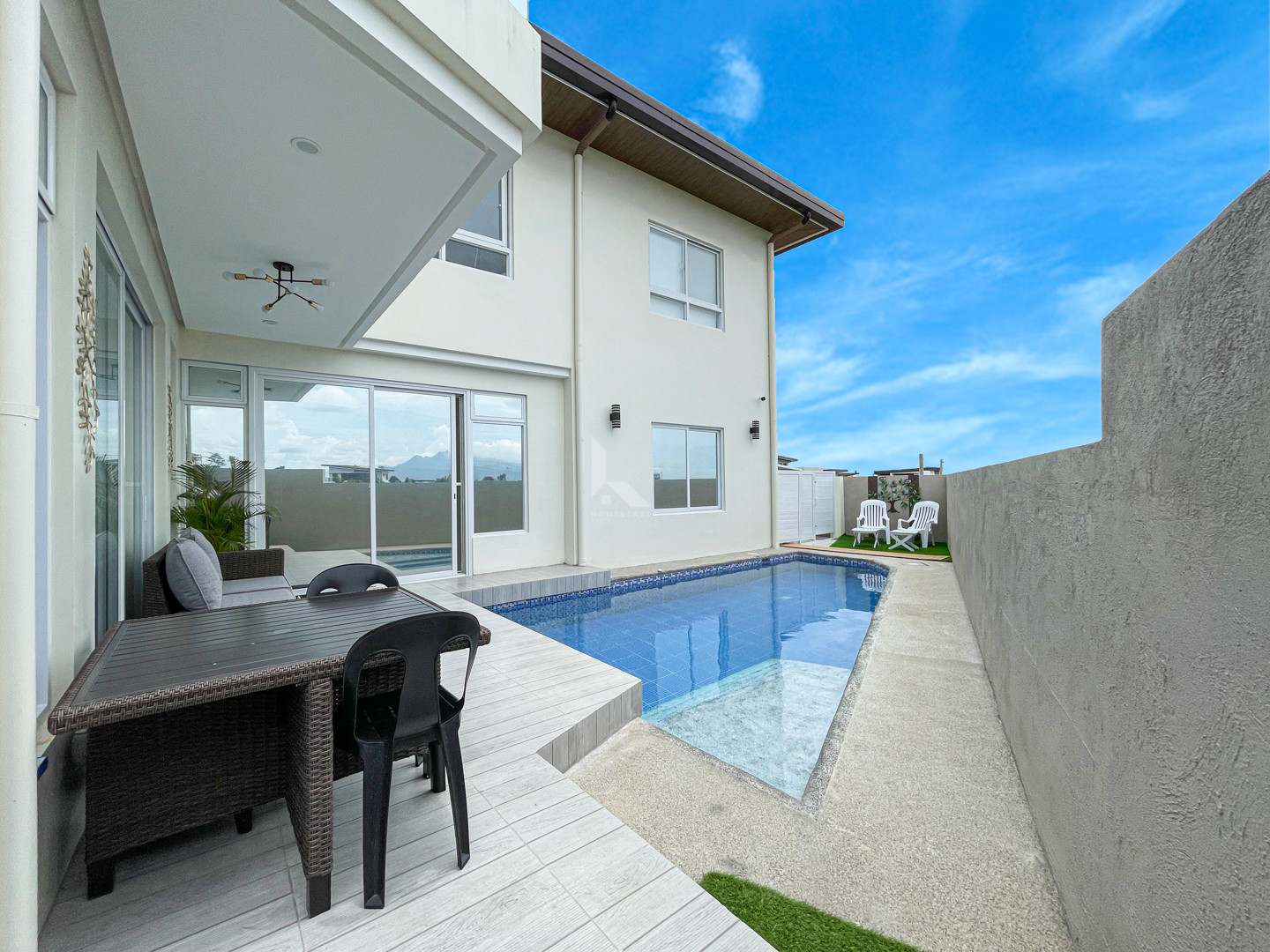 Gorgeous 3 Storey Modern House and Lot For Sale photo 2