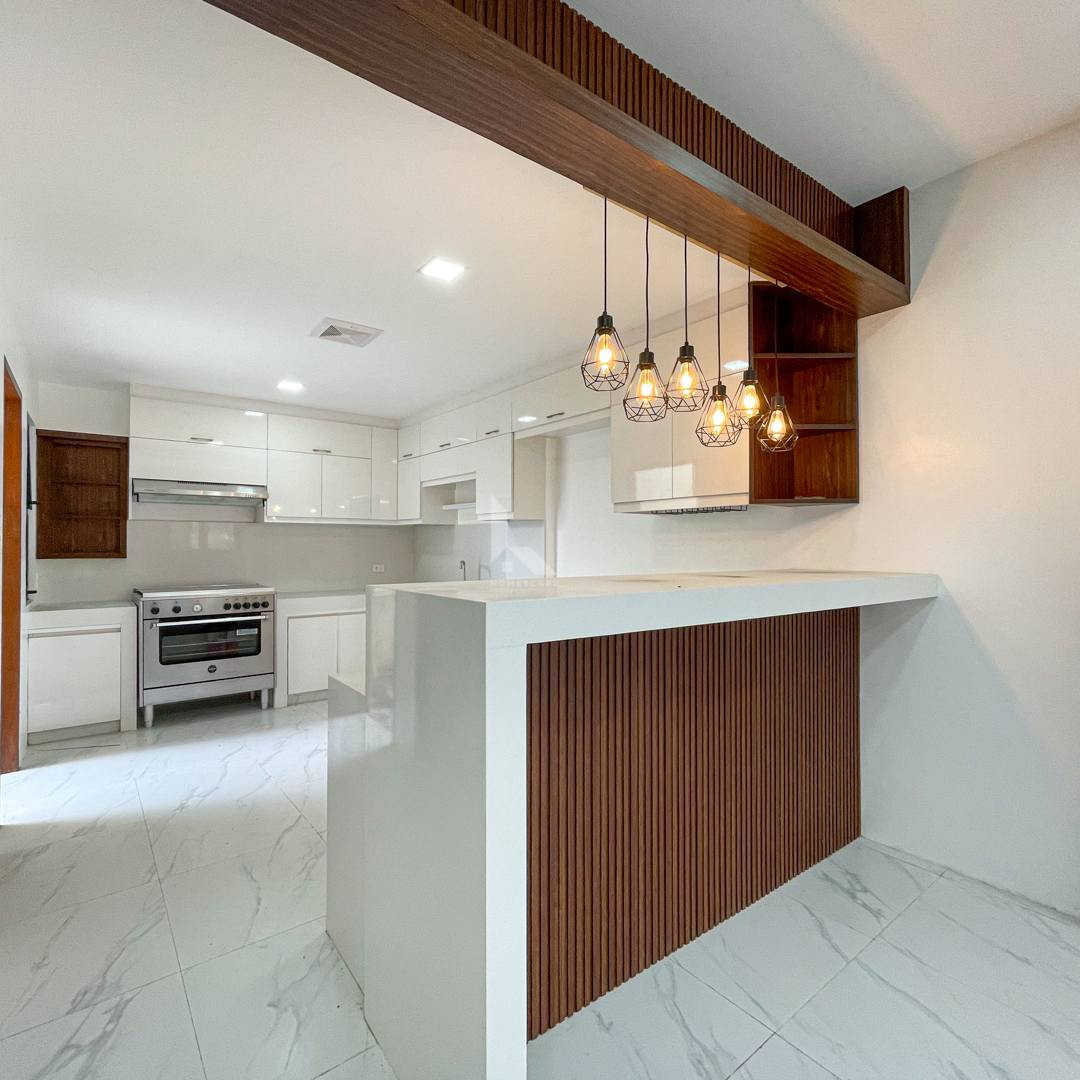 Sophisticated Modern House and Lot For Sale photo 4