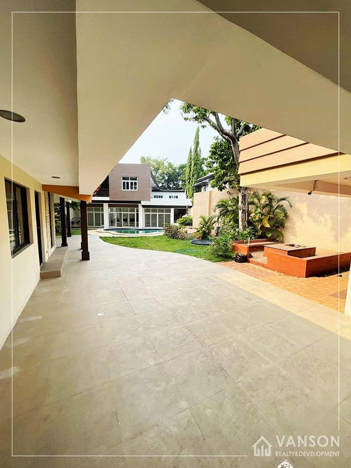 HOUSE AND LOT FOR SALE IN PROJECT 4, QUEZON CITY photo 4