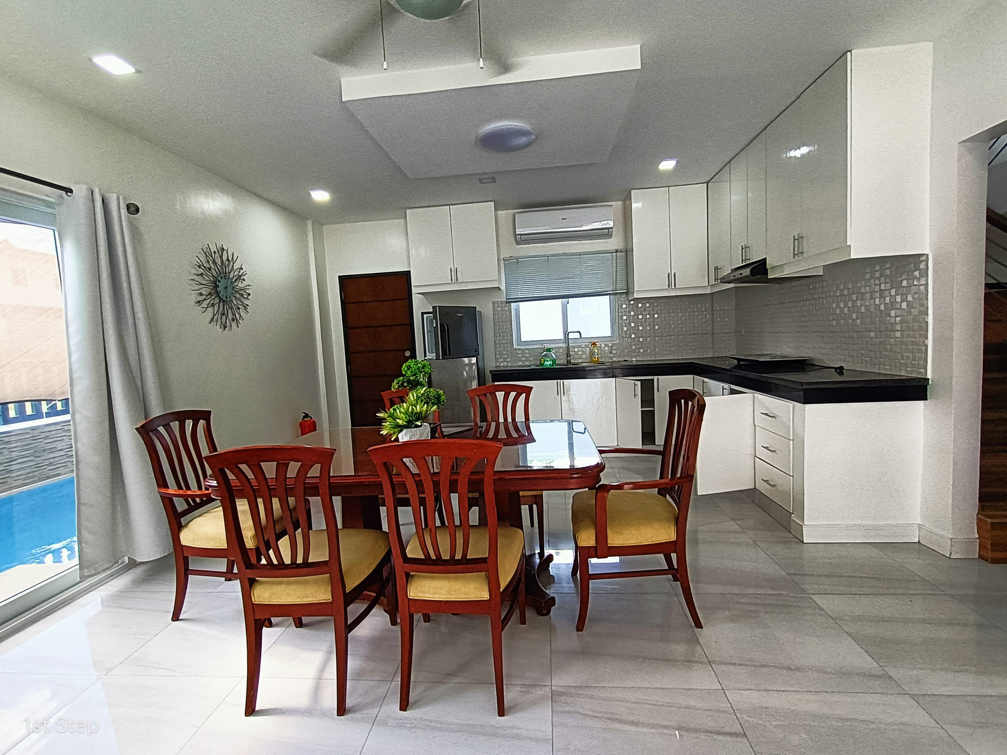 Modern House with pool for Sale in Angeles City, Pampanga near Clark & Korean photo 5