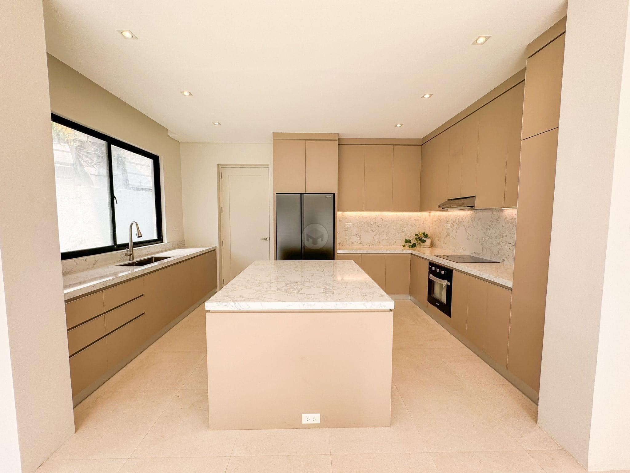 An Astounding 4 Bedroom Home for Sale in Las Piñas City photo 2