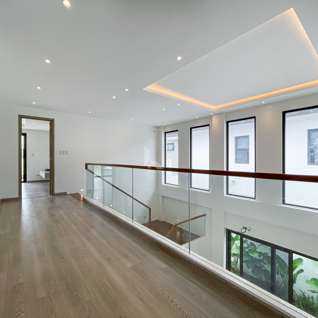 Stunning Modern Contemporary Brand New House For Sale photo 5