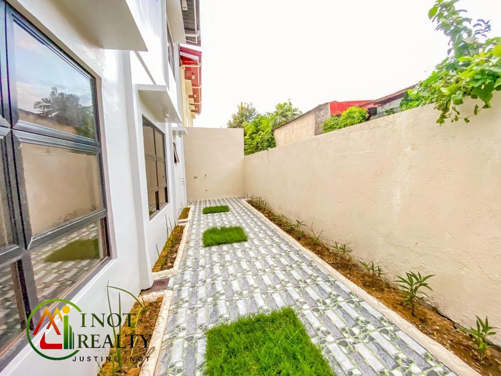 Brand New Spacious Single Detached House and Lot photo 2