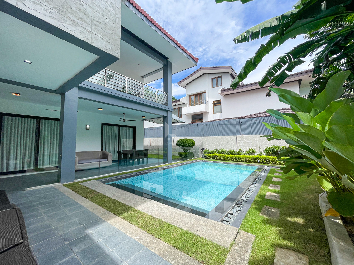 Fully Furnished Modern Smart Home in Ayala Alabang Village photo 1