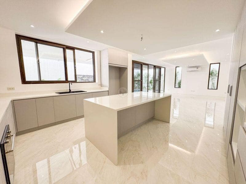 An Elegant 7 Bedroom House and Lot for Sale in Mira Nila Subdivision photo 5