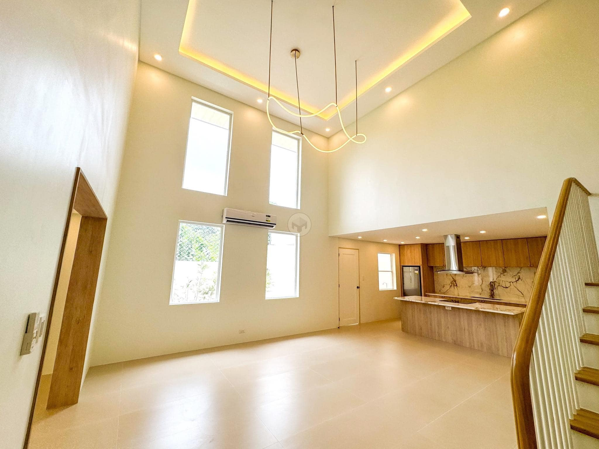 A Statuesque 5 Bedroom Home for Sale in Hillsborough Alabang Village photo 3