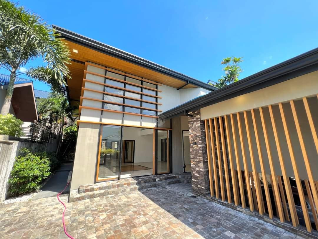 Glorious Elegant House And Lot For Sale In Phoenix Heights photo 2