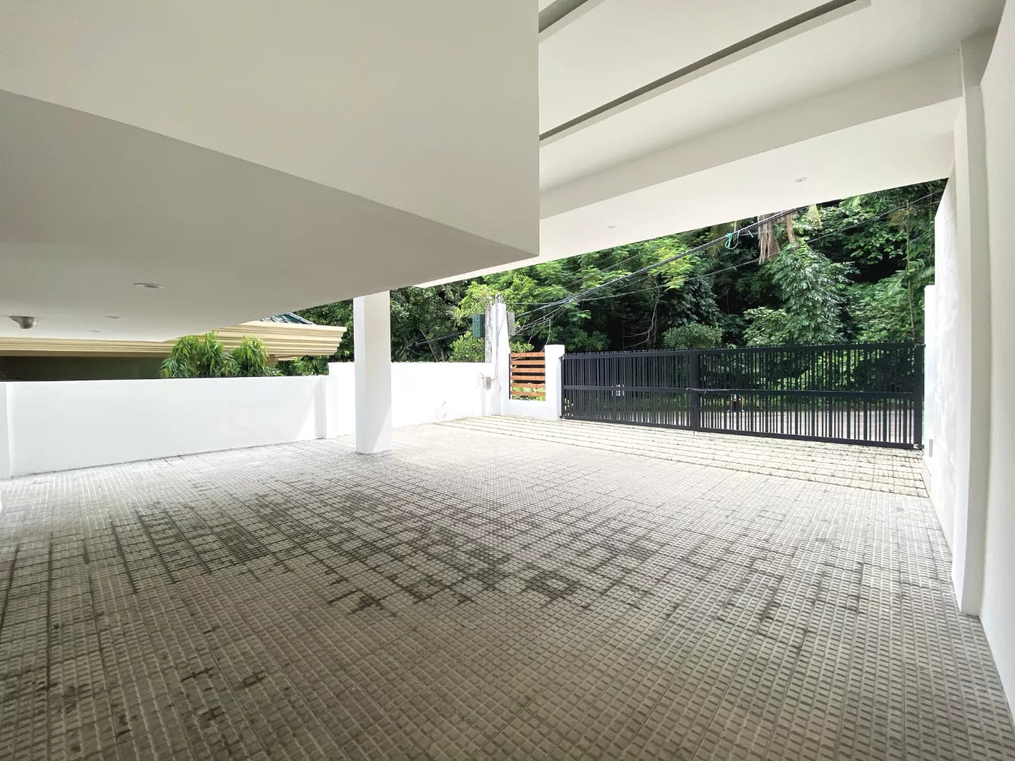 The Black Nest of Ayala Heights photo 5