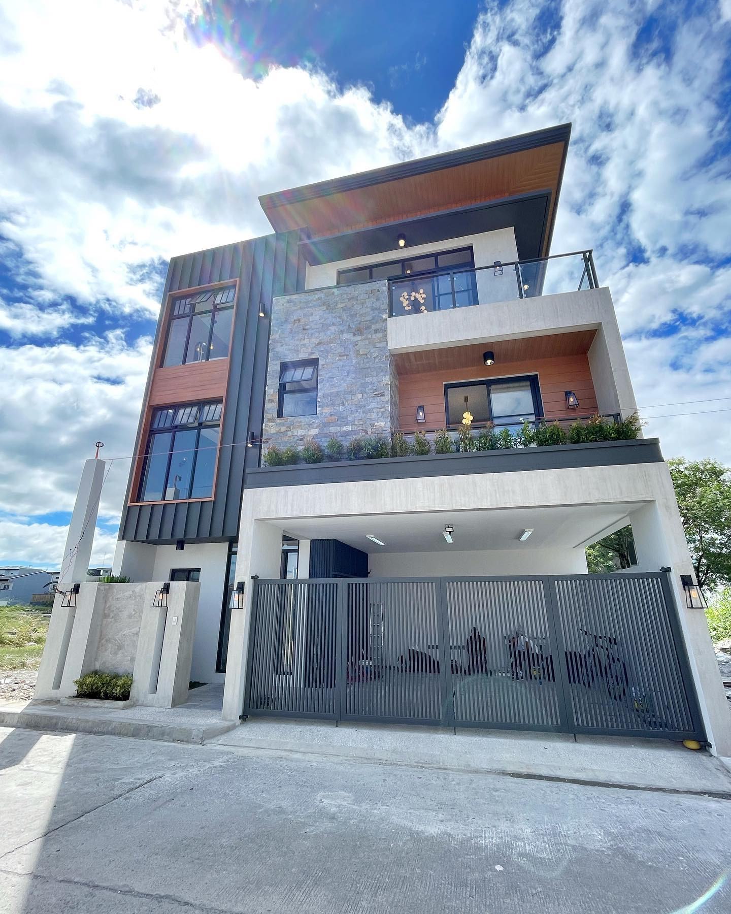 Aesthetically Beautiful Brand New House for Sale in Greenwoods Executive Village photo 1