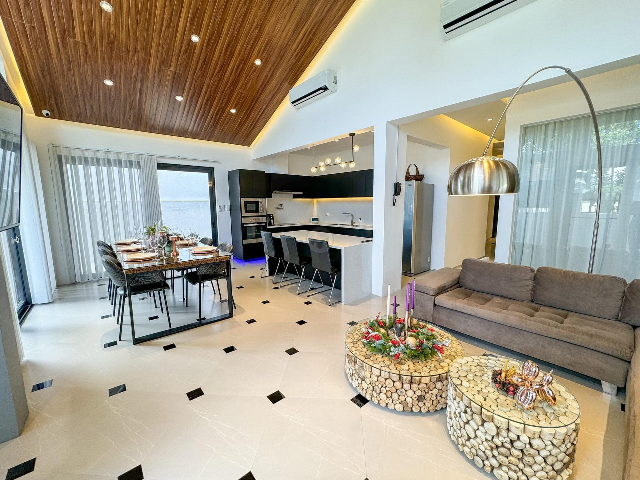 A Modern 4 Bedroom Smart Home for Sale in Parañaque photo 4