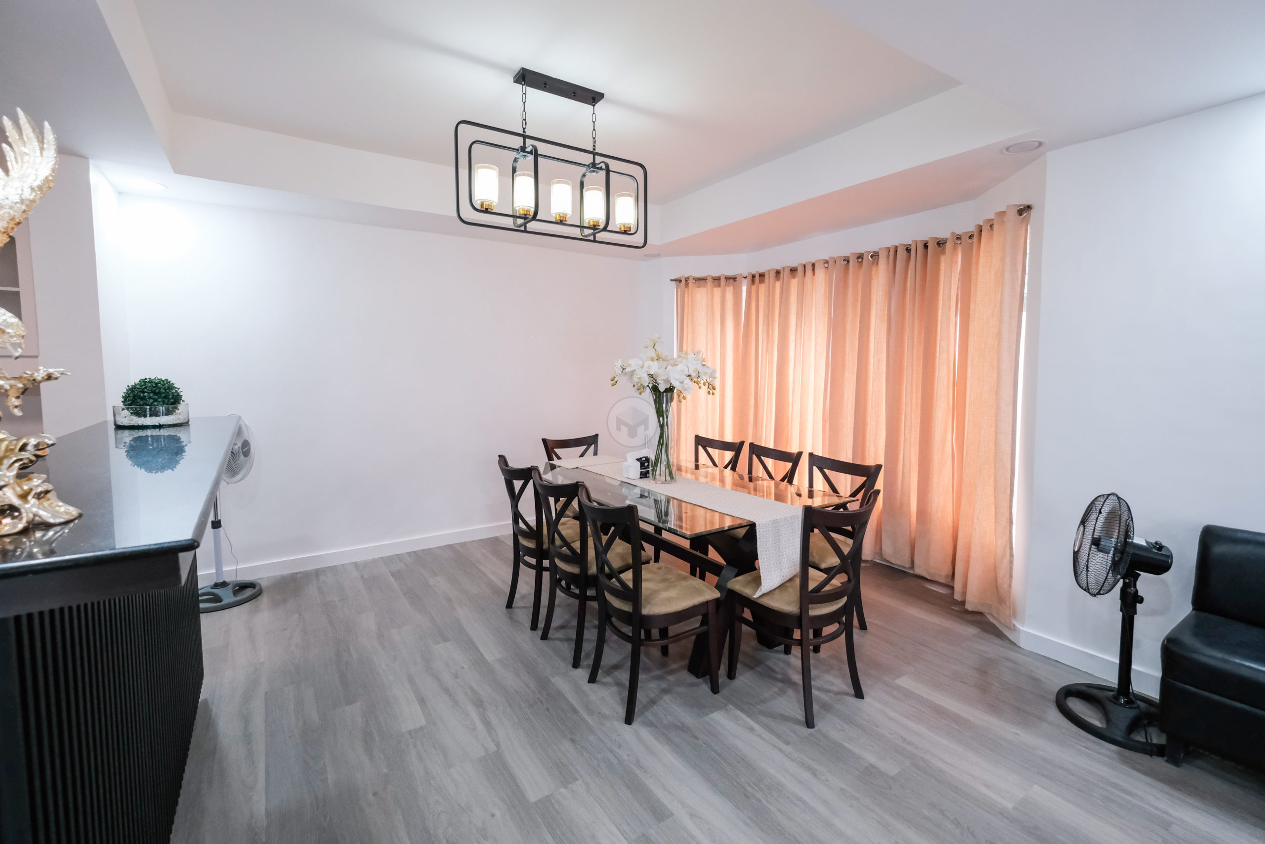 Astonishing 5-Bedroom House and Lot for Sale in Brgy. Mariana, New Manila photo 3