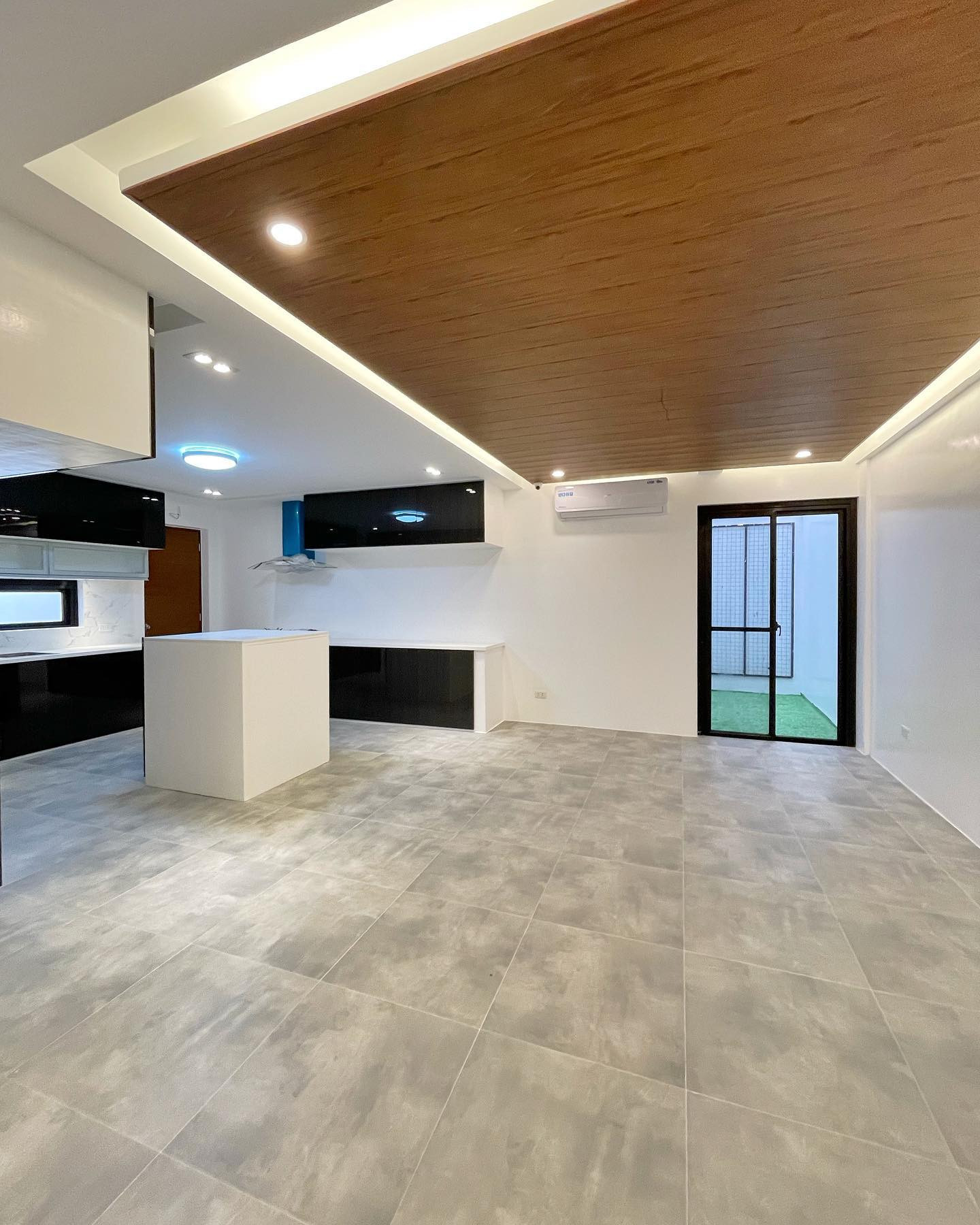 Beautiful Brand New 3-Storey House for Sale in Greenwoods photo 3