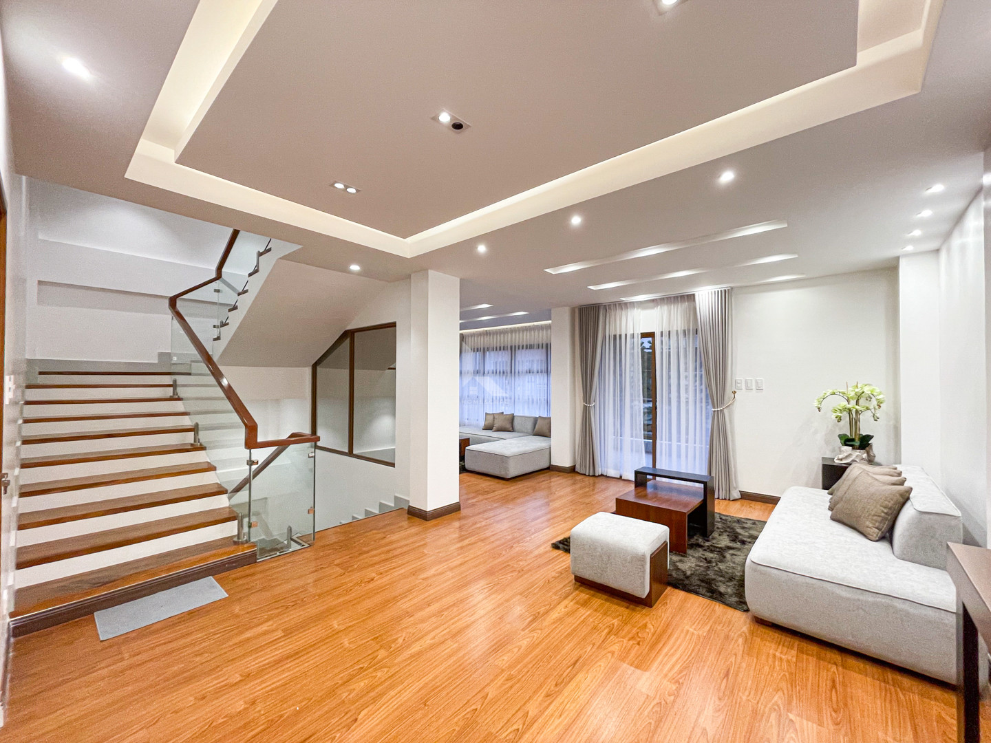 Fully Furnished Modern Contemporary House and Lot photo 3