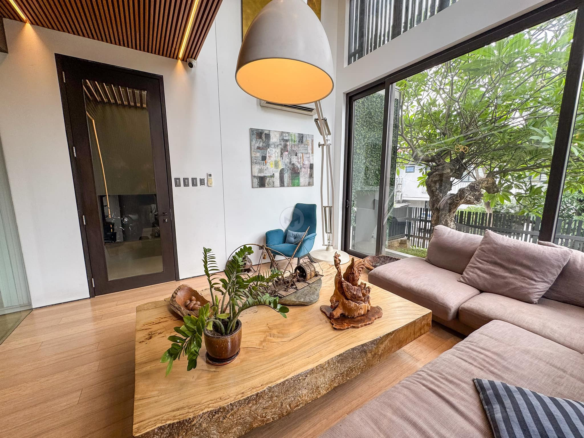 A Glorious 5 Bedroom House and Lot for Sale in St. Ignatius Village, photo 1