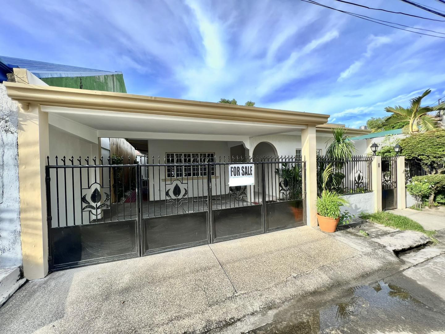 NEWLY RENOVATED BUNGALOW HOUSE AND LOT photo 1