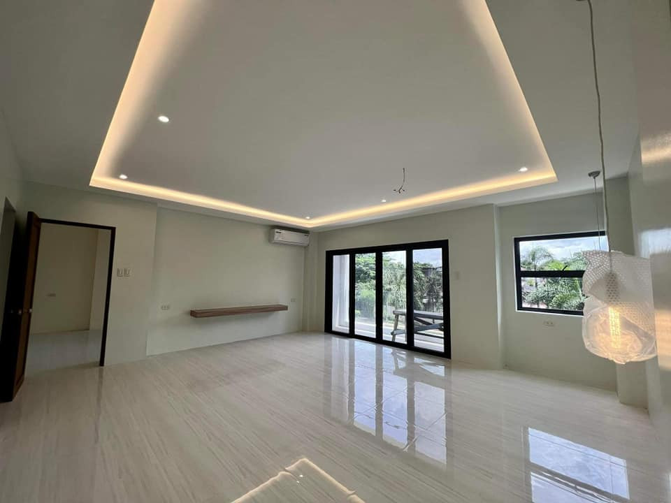 BRAND NEW 3 STOREY HOUSE AND LOT FOR SALE photo 2