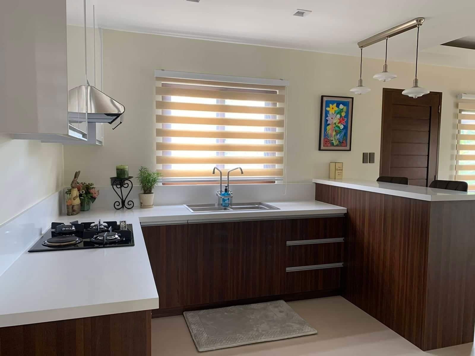 PORTOFINO HEIGHTS LUXURY HOME photo 4