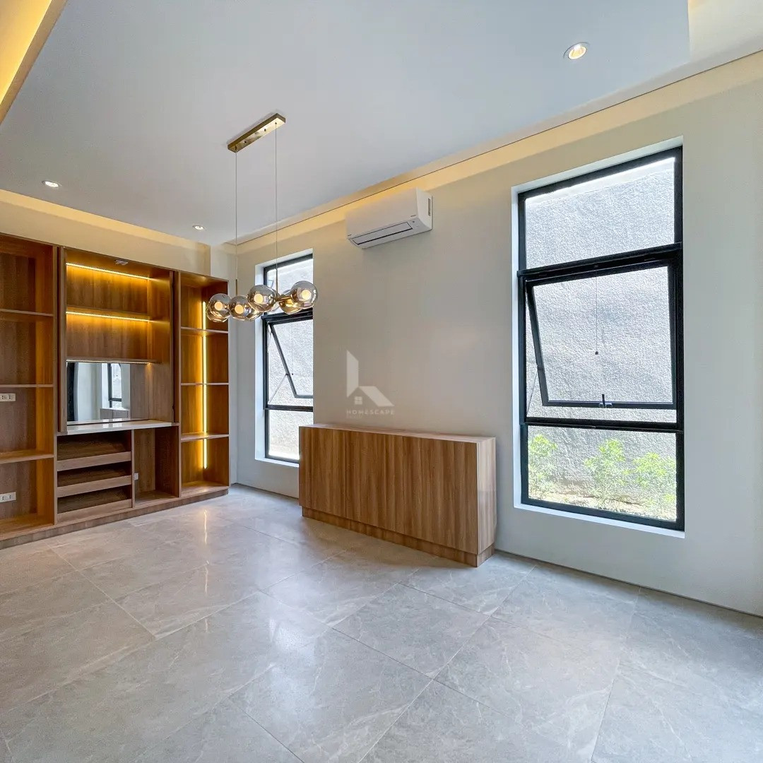 Stunning Modern U-Shaped  Single Detached House and Lot For Sale photo 4