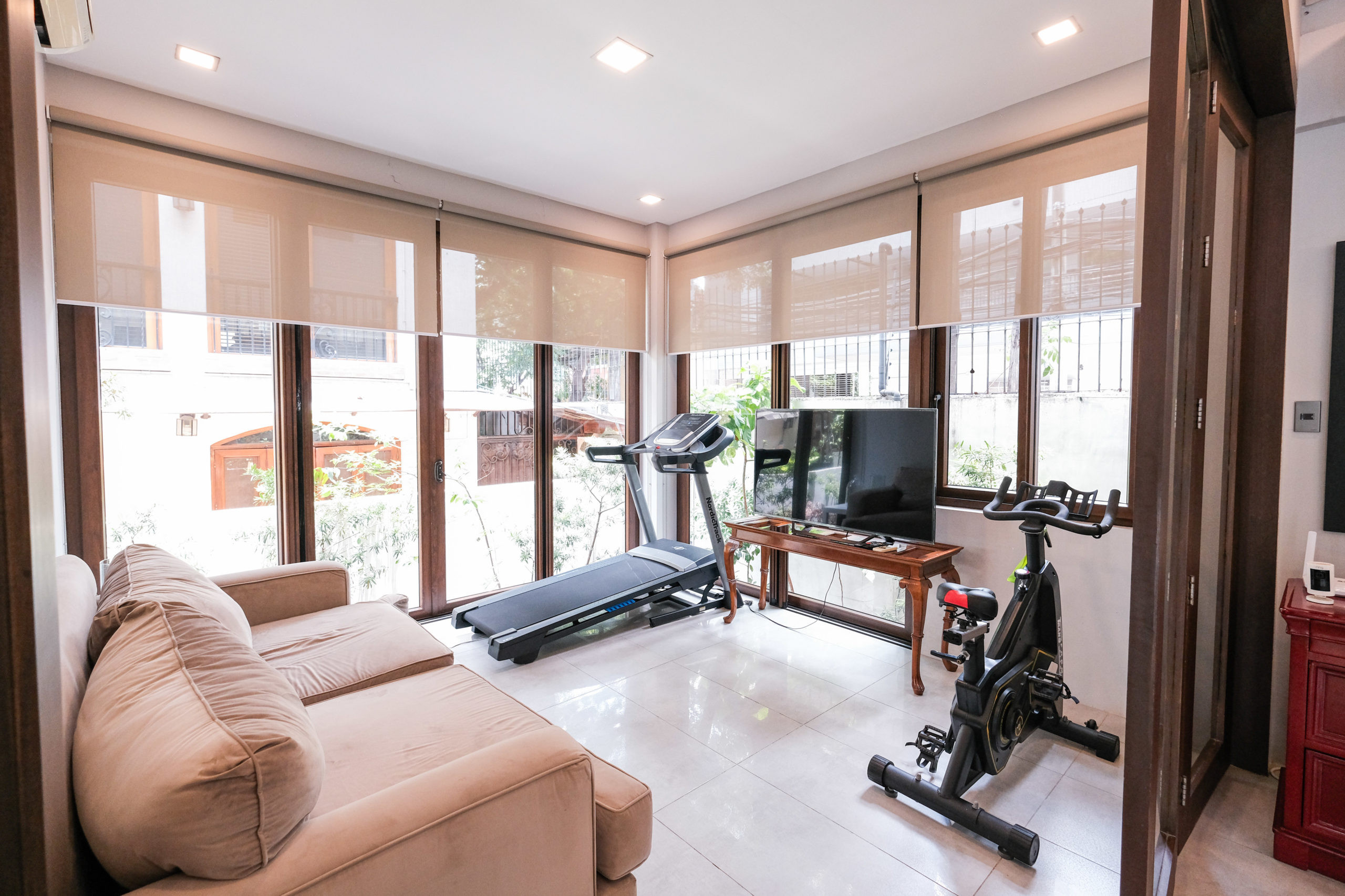 Enchanting 4-Bedroom House and Lot for Sale photo 2