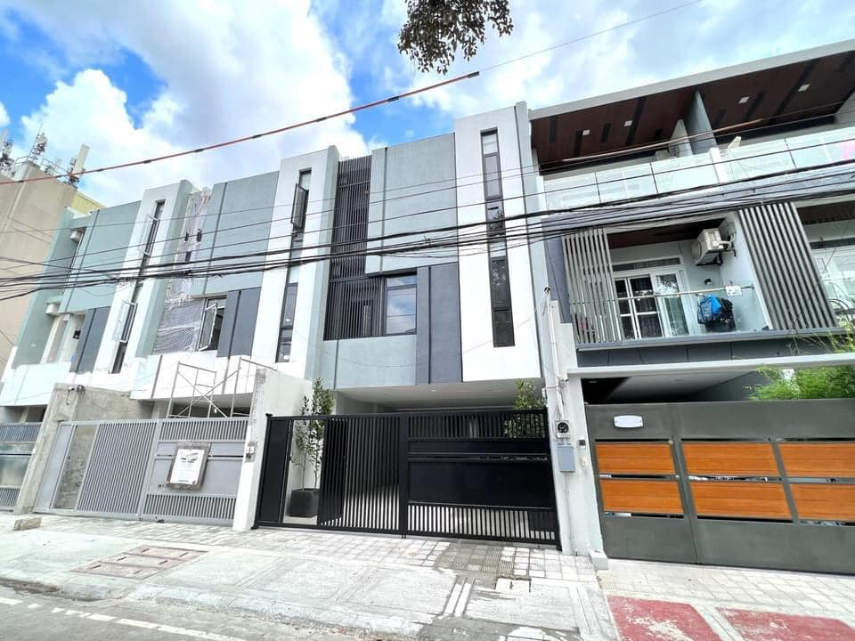 Modern 5BR Townhouse in UP Village, Quezon City photo 1